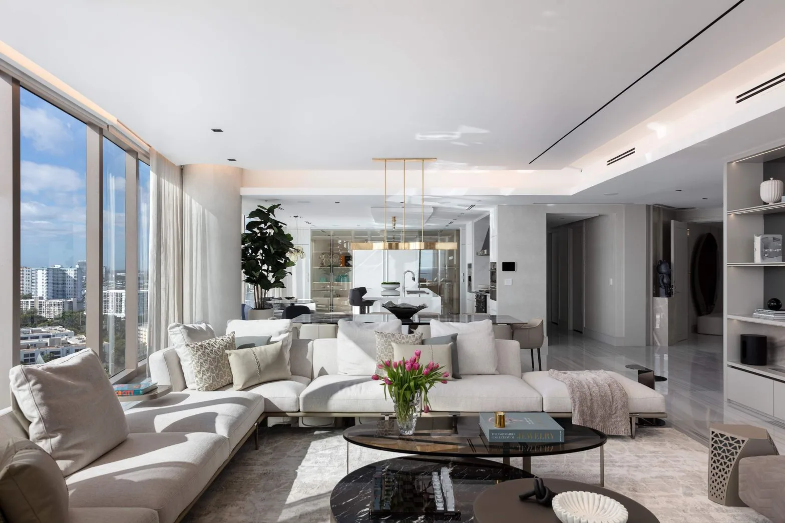↑ Acqualina1901_AdrianaLacruz_@Dave_Henz 3.heic