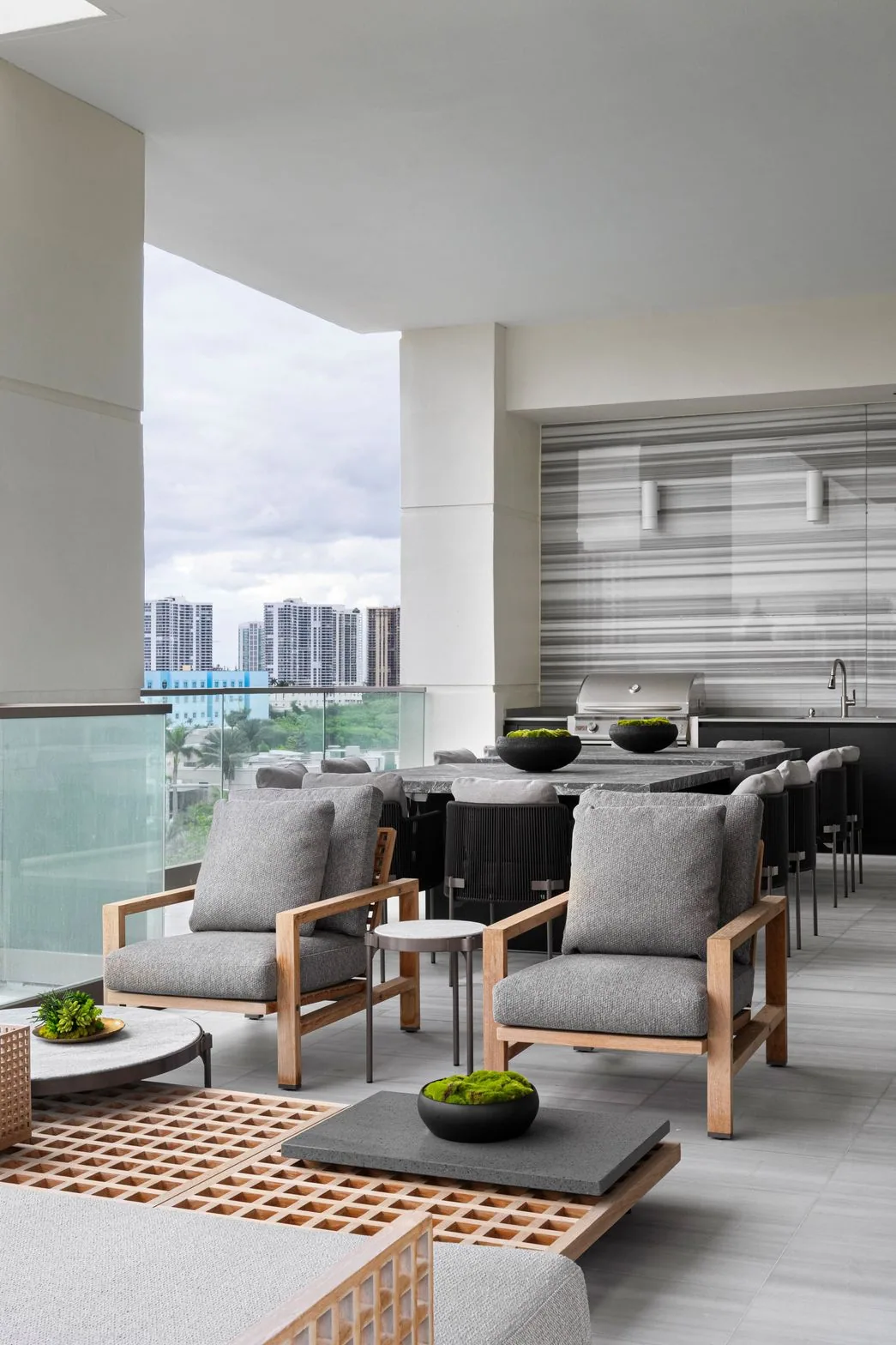 ↑ 12_Terrace_AdrianaLacruz_LacruzDesignStudio@GabrielVolpi.heic