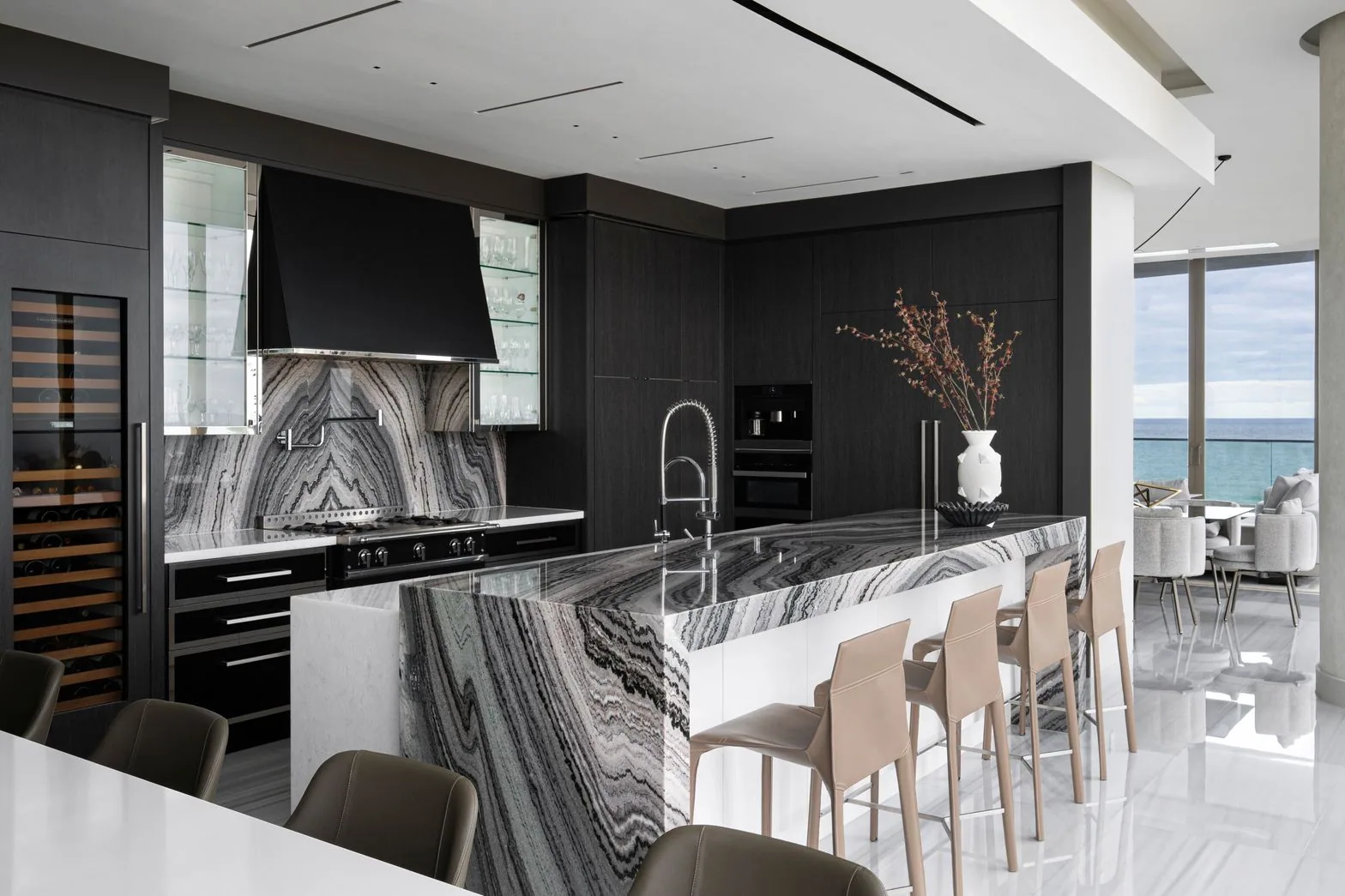 ↑ 5_Kitchen_AdrianaLacruz_LacruzDesignStudio@GabrielVolpi.heic