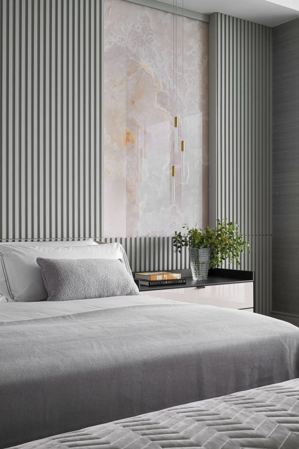 ↑ 9_Masterbedroom_AdrianaLacruz_LacruzDesignStudio@GabrielVolpi.heic