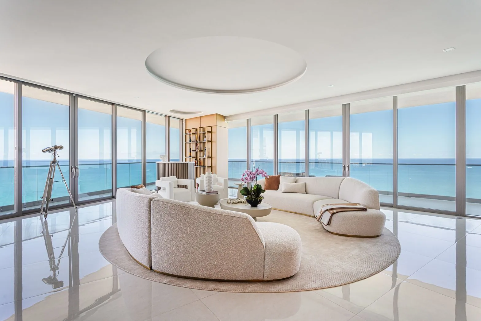 Armani 3400 oceanfront living room cover image — Photography: Emilio Collavino