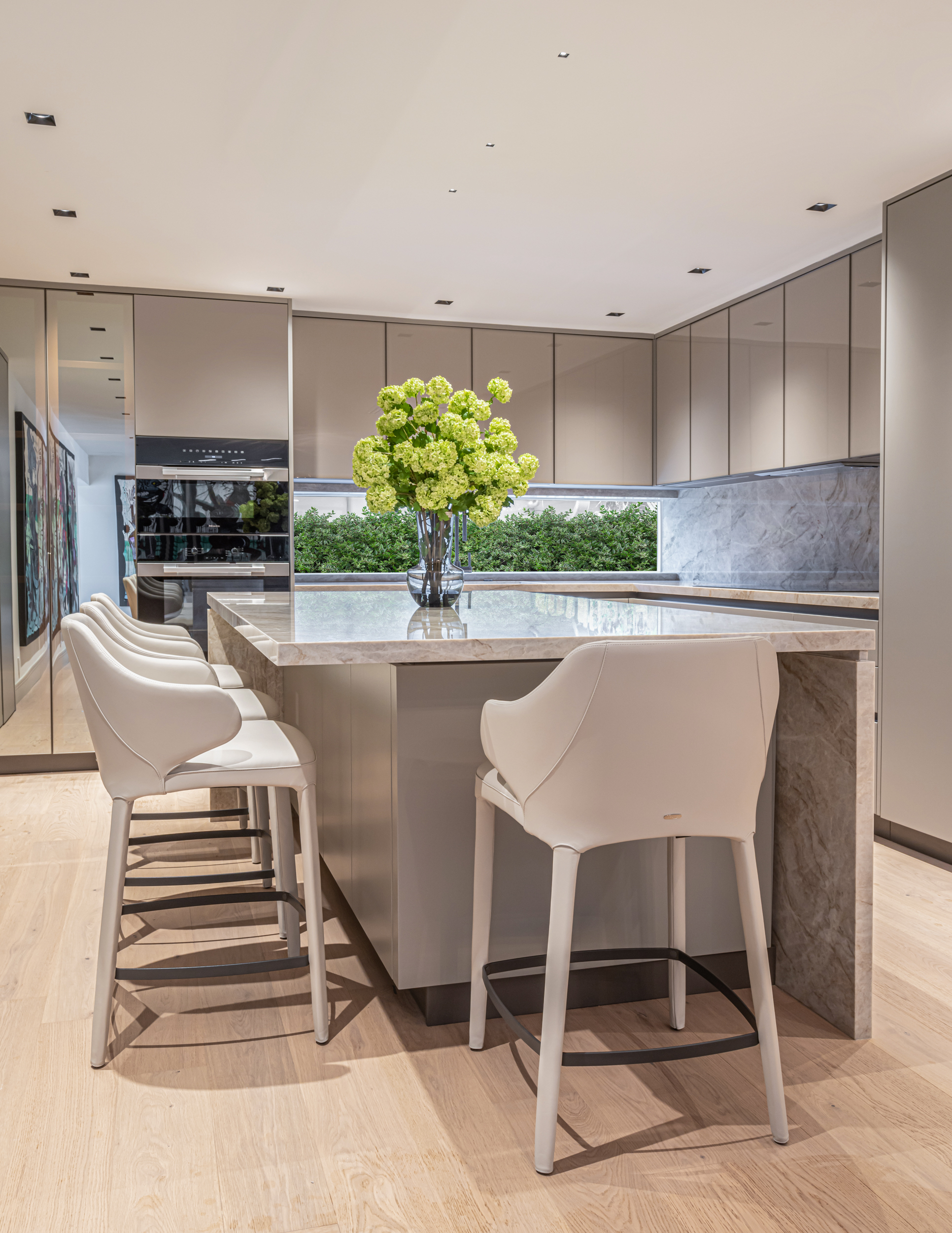 House 2241 kitchen island, Fort Lauderdale, Photography: Emilio Collavino