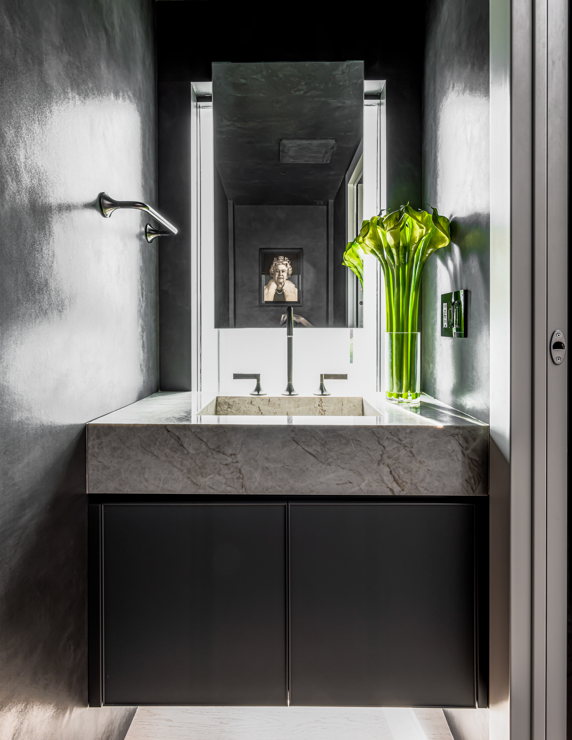 House 2241 powder room, Fort Lauderdale, Photography: Emilio Collavino