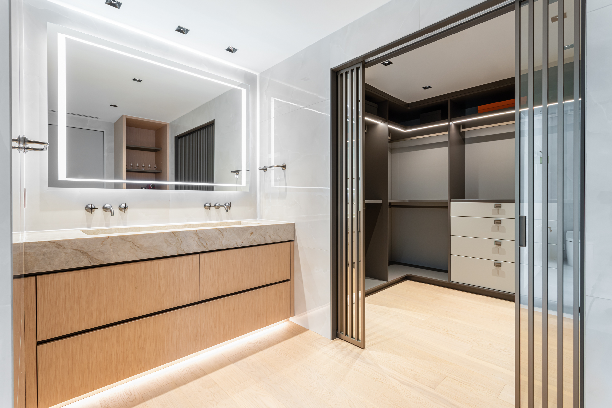 House 2241 master bathroom + closet, Fort Lauderdale, Photography: Emilio Collavino
