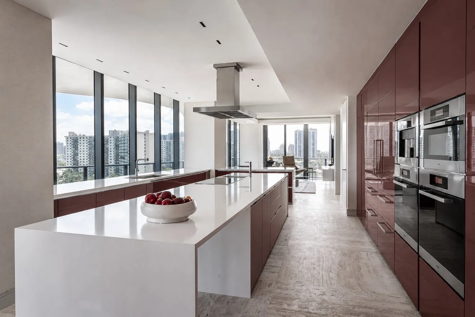 ↑ 11_Regalia_SunnyIsles_Lacruzdesignstudio_Interiors_PhotobyEmilioCollavino.png · Kitchen · Cierre